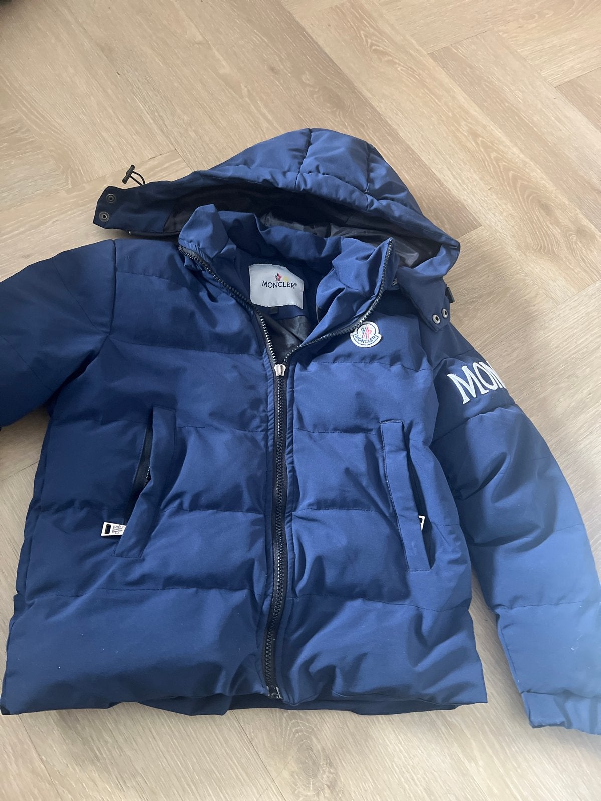 Moncler Puffer Jas - Donkerblauw - Maat 7/8 jaar, Ophalen of Verzenden, Zo goed als nieuw