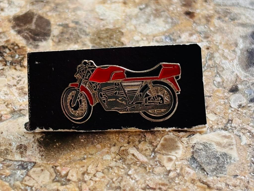 MV Agusta pin – 350cc Ipotesi – jaren ’70, Verzamelen, Speldjes, Pins en Buttons, Nieuw, Speldje of Pin, Sport, Ophalen of Verzenden