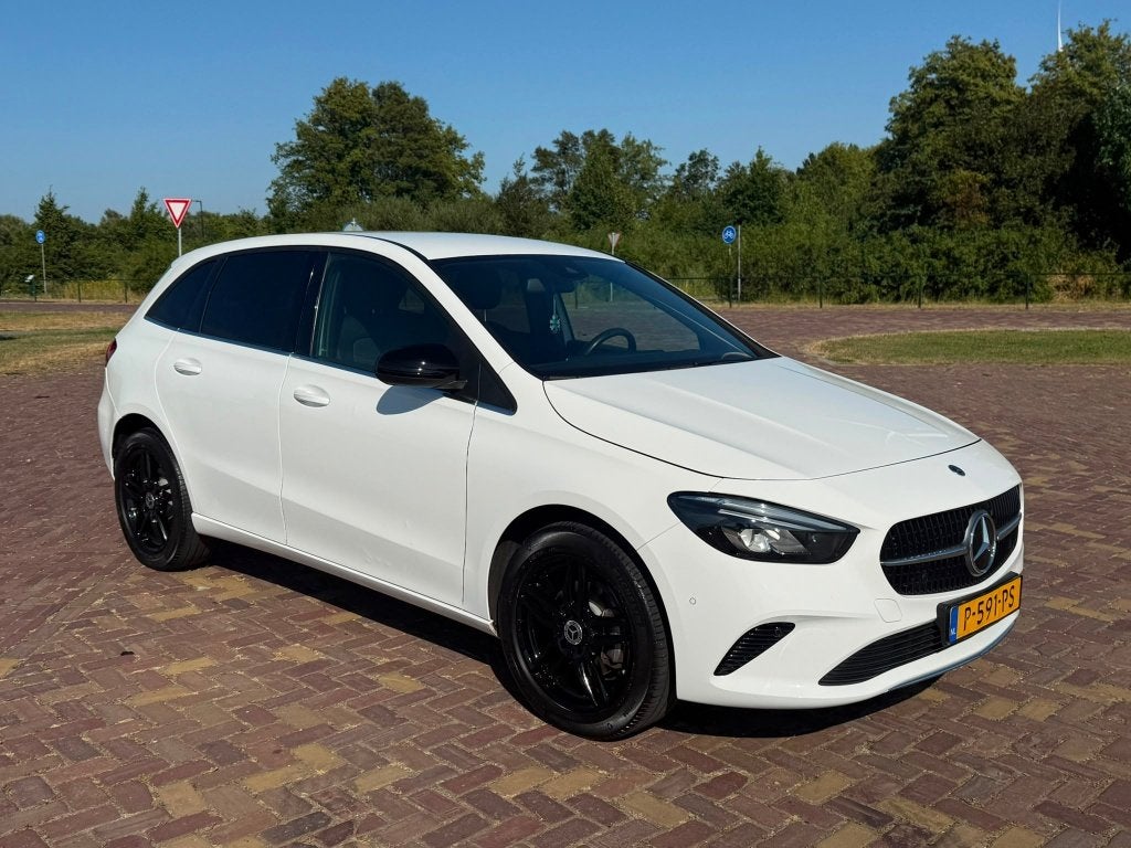 Mercedes-Benz B-Klasse B200 d 150PK 8G-DCT 2022 Wit NAP, Dealer onderhouden, 4 cilinders, 150 pk, Leder en Stof