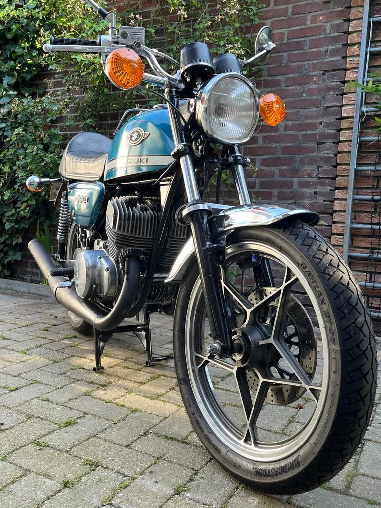 Suzuki T500 2takt uit 1975 - Gerestaureerd met nieuwe onderd, 2 cilinders, Gebruikt, Particulier, Overig