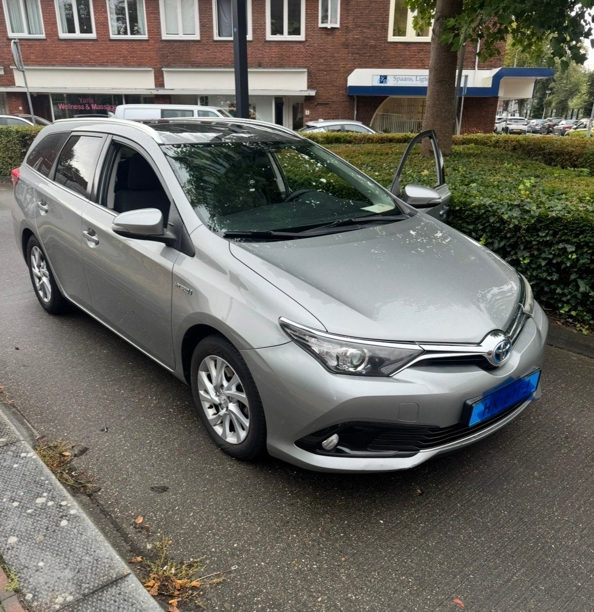 Te huur Toyota Auris Hybrid  /pacht/Uber/Bolt taxi huren