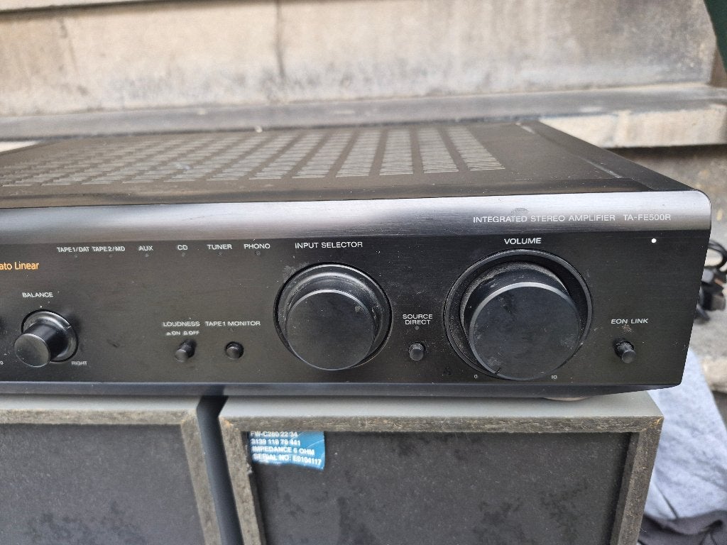 Foto 2 van Sony TA-FE500R stereoversterker, mogelijk met boxen etc