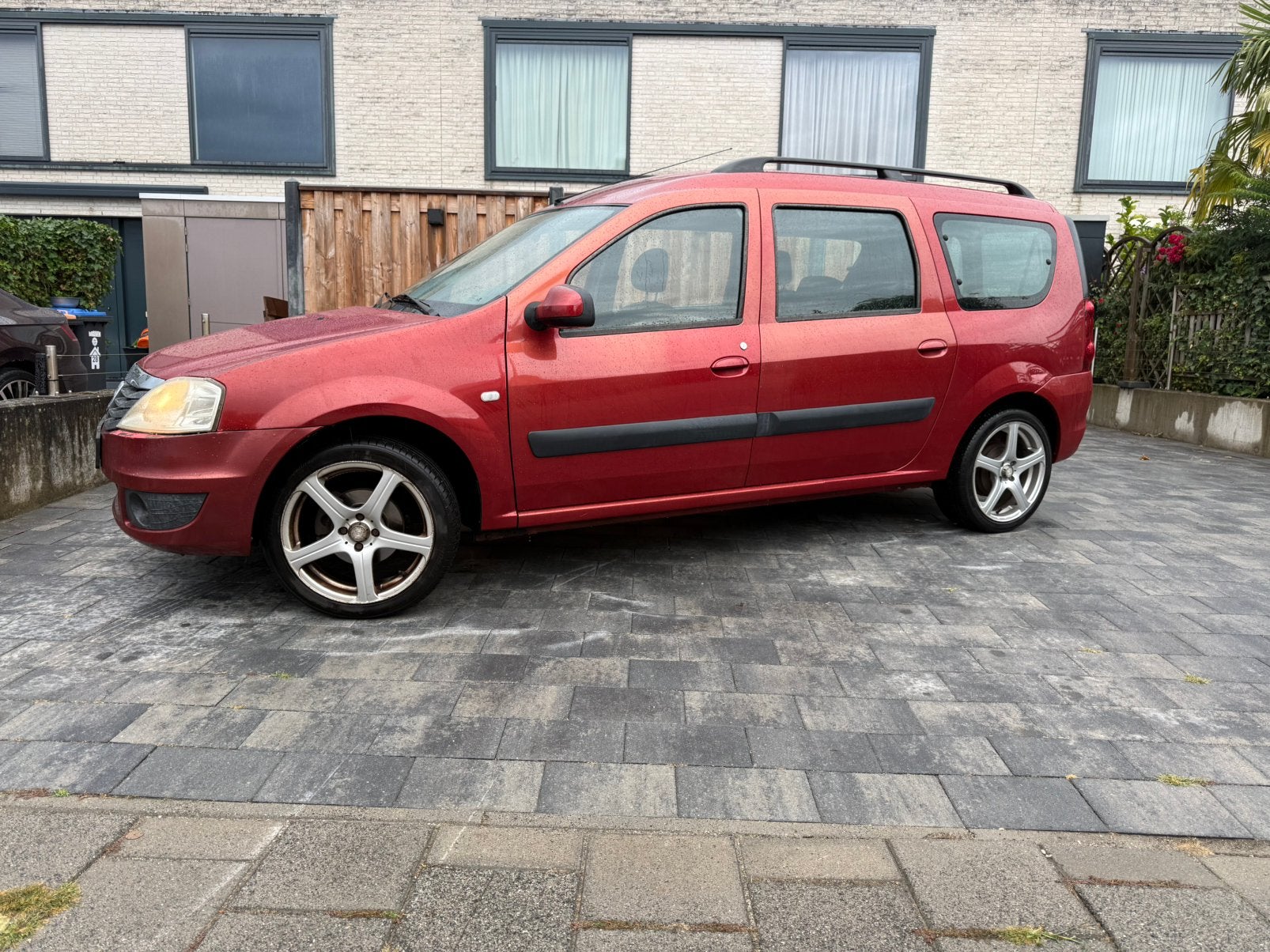 Dacia Logan 1.6 16V MCV | airco| apk 06-2027| NAP, Euro 5, Stof, 7 stoelen, Logan