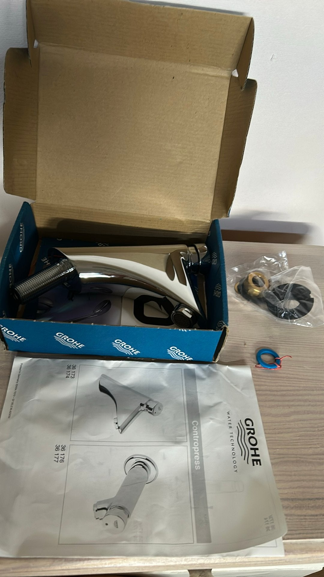 Nieuw: GROHE fonteinkraan, zelfsluitend., Ophalen of Verzenden, Nieuw, Toilet-accessoire