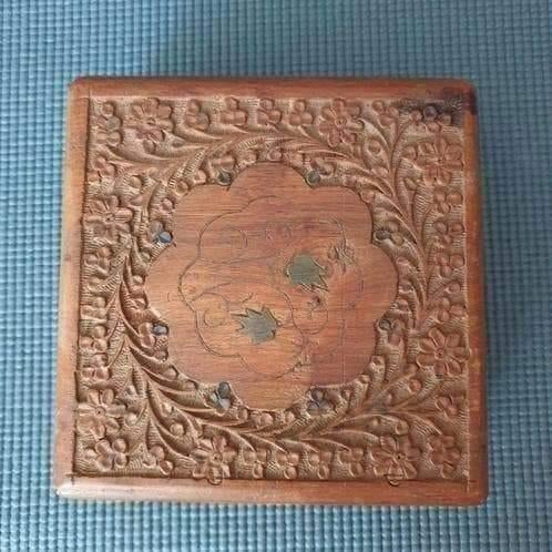 Vintage ca.1950's kamfer houten gesneden sieradendoosje, Ophalen of Verzenden