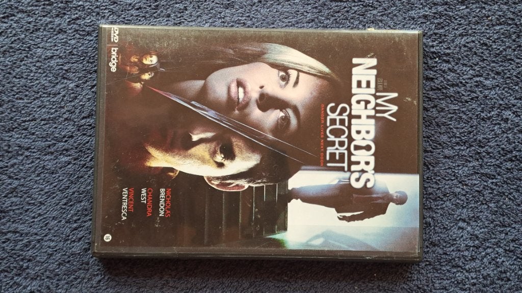 My Neighbor's Secret, Alle leeftijden, Verzenden, Zo goed als nieuw