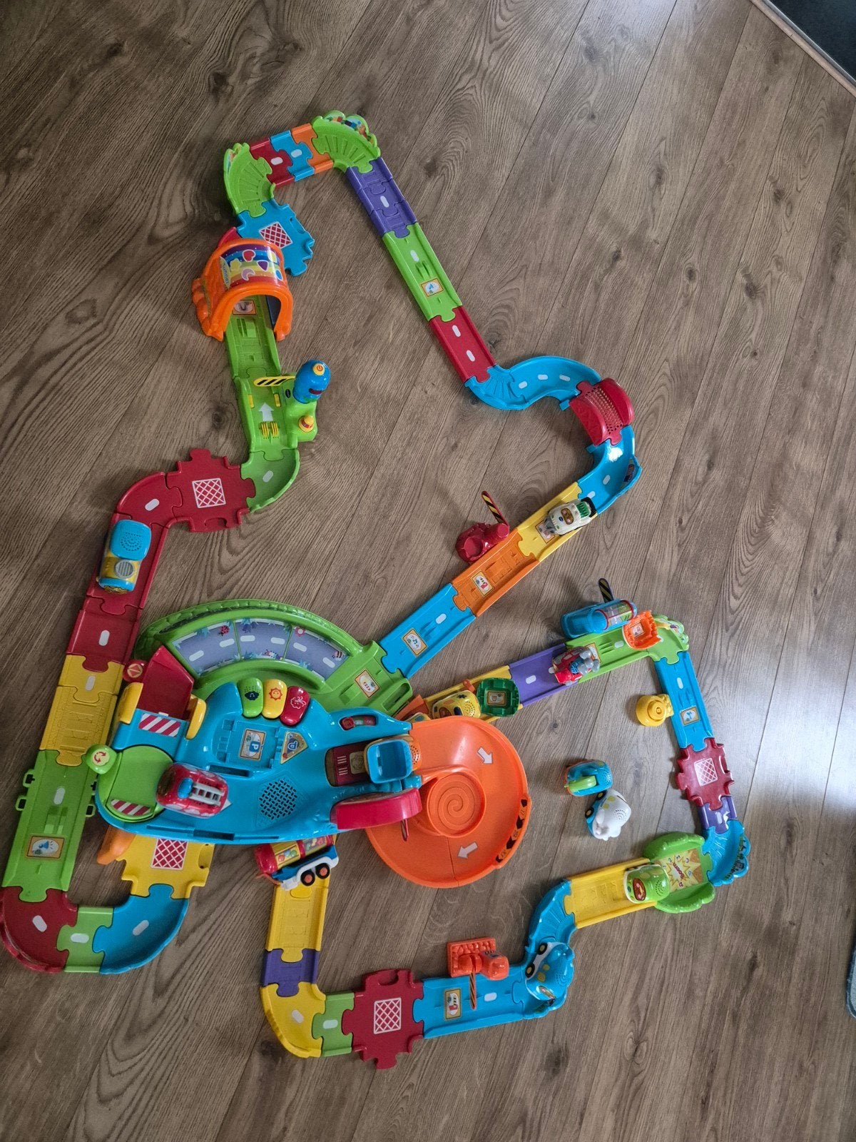 VTech Toet Toet Auto's Grote Speelset met Politiebureau, Ophalen, Gebruikt, Bouwen, Met licht