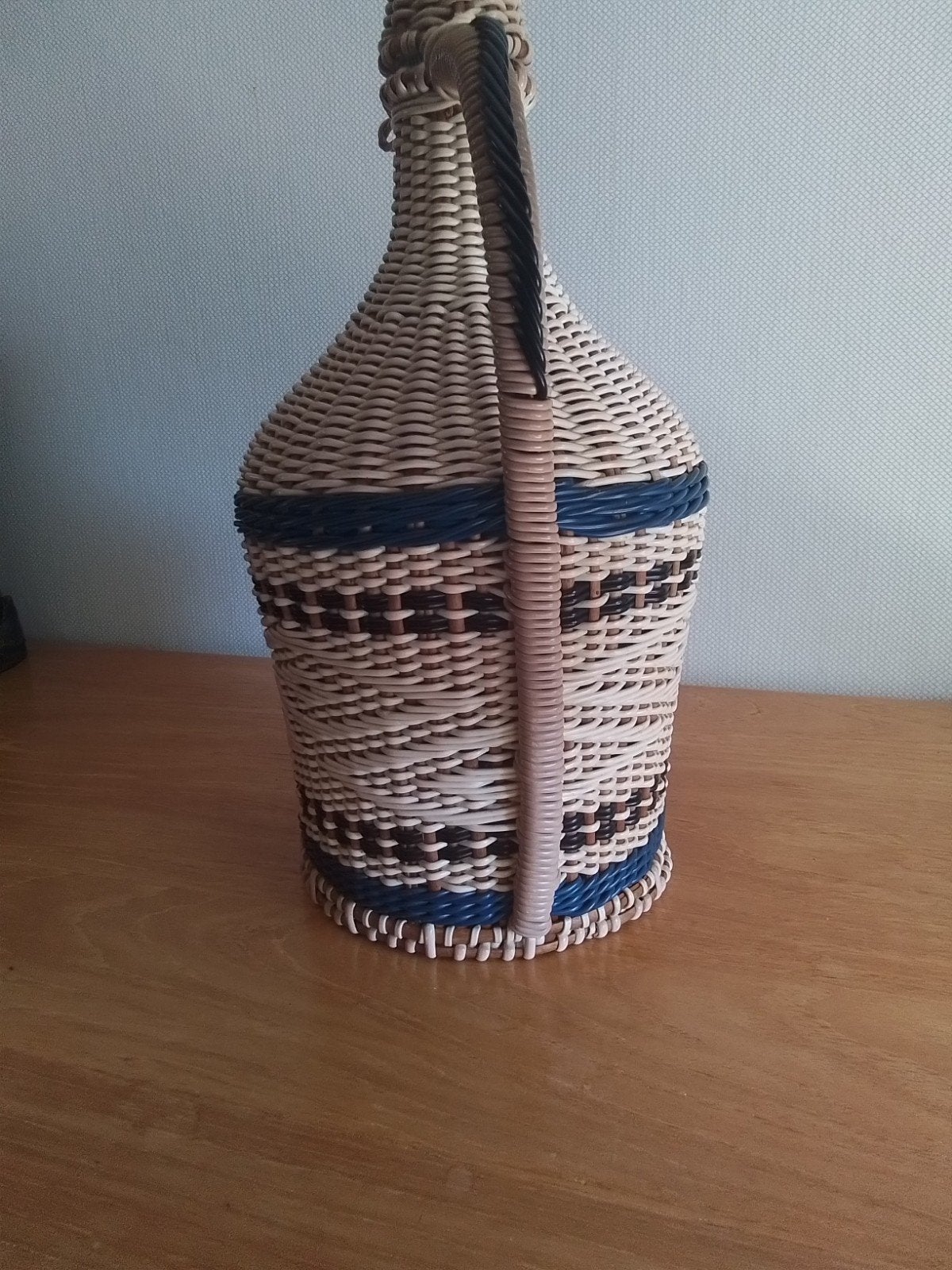 oude wijnfles met gevlochten body, Ophalen of Verzenden