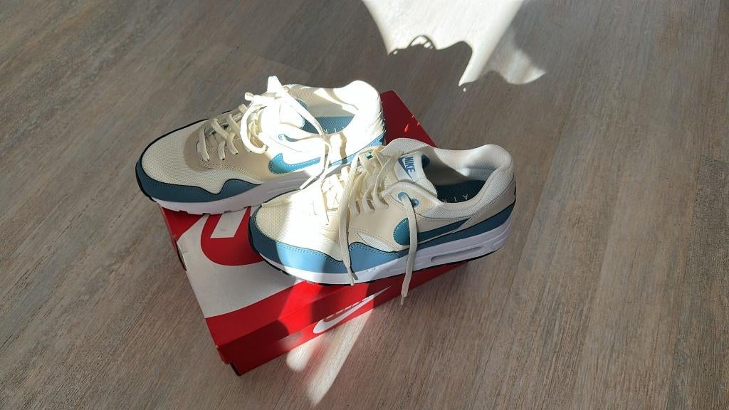 nieuwe sportschoenen maat 38,5, Kleding | Dames, Overige kleuren, Sportschoenen, Nike, Nieuw