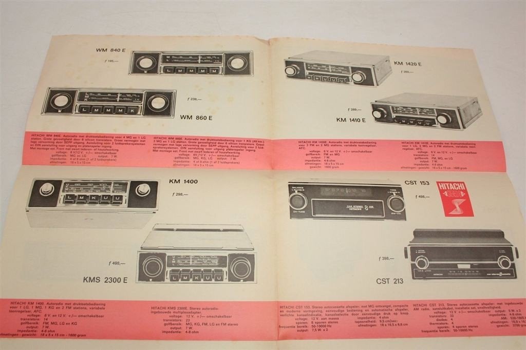 Hitachi Autoradios — Vintage Autostereo Folder ca. 1973, Boeken, Ophalen of Verzenden, Gelezen, Overige merken