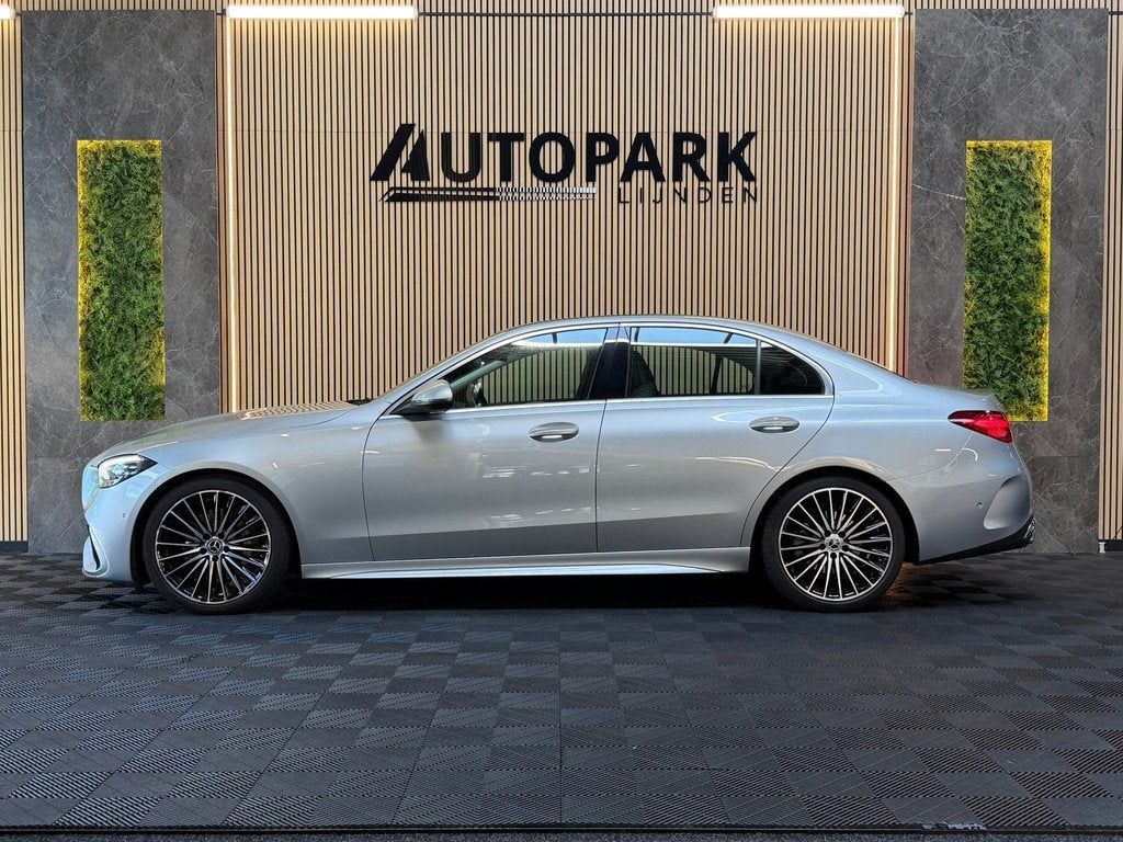 Mercedes-Benz C-klasse 180 AMG Line GARANTIE|CAMERA|DODEHOEK, Automaat, 4 cilinders, Alcantara, Bedrijf