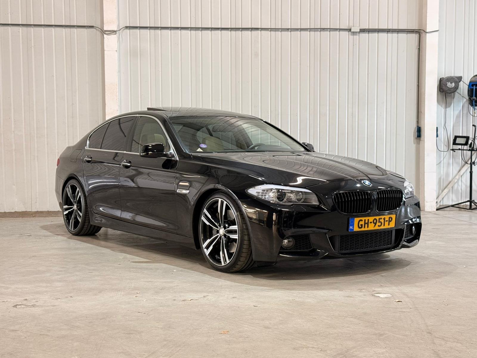 BMW 5-Serie 535i 306pk Aut.M pakket.carplay.., Achterwielaandrijving, 1675 kg, 2000 kg, Zwart