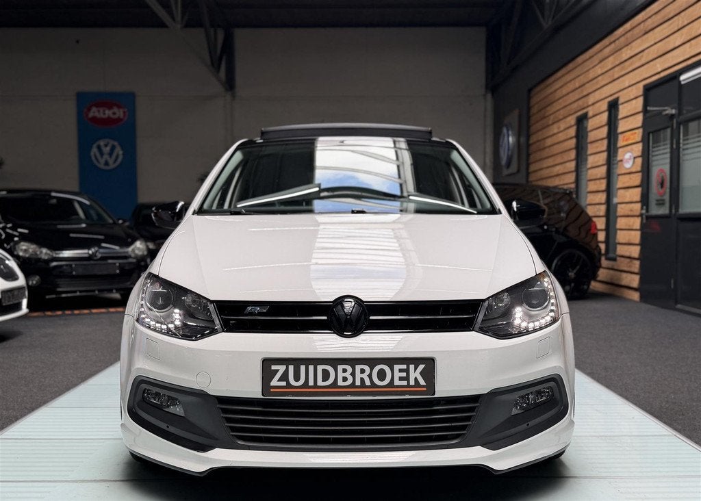 Volkswagen Polo 1.2 TSI R-Line Vol optie | DSG | Pano | 5-dr, Automaat, Gebruikt, 4 cilinders, 1290 kg