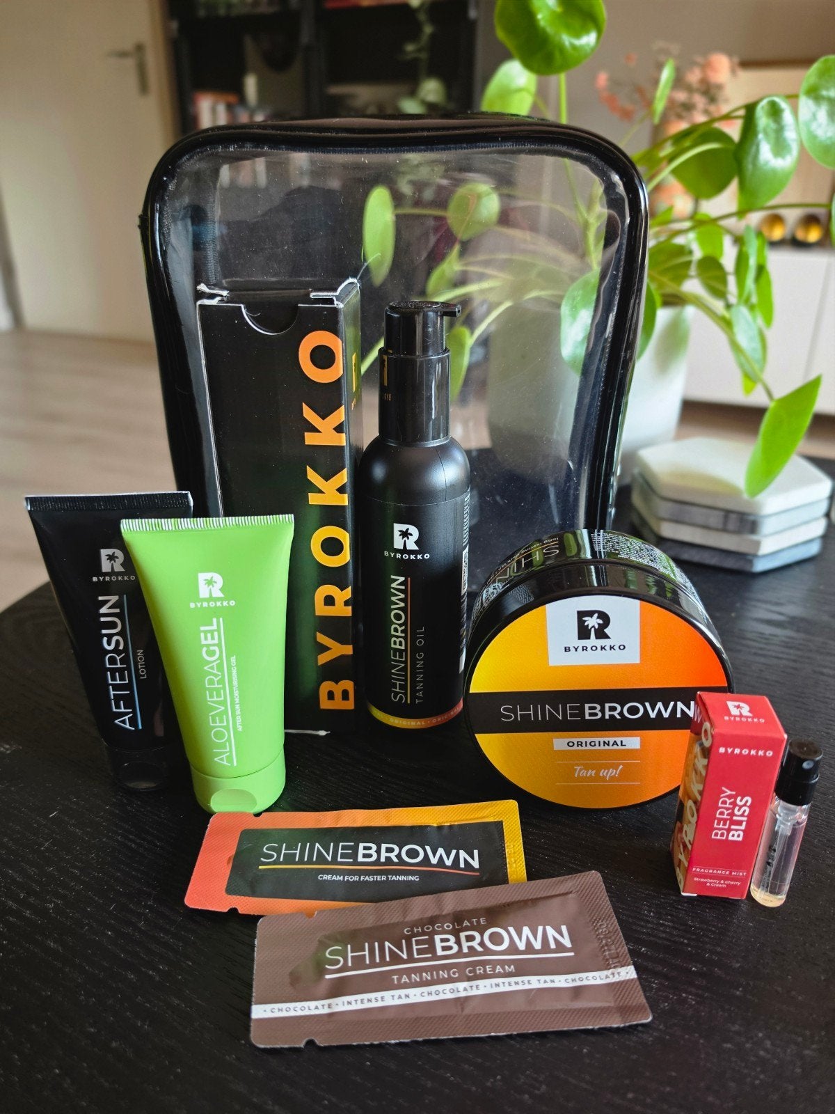 BYROKKO Complete Tanning & Summer Set + Toilettas Nieuw, Ophalen of Verzenden, Nieuw, Bodylotion, Crème of Olie