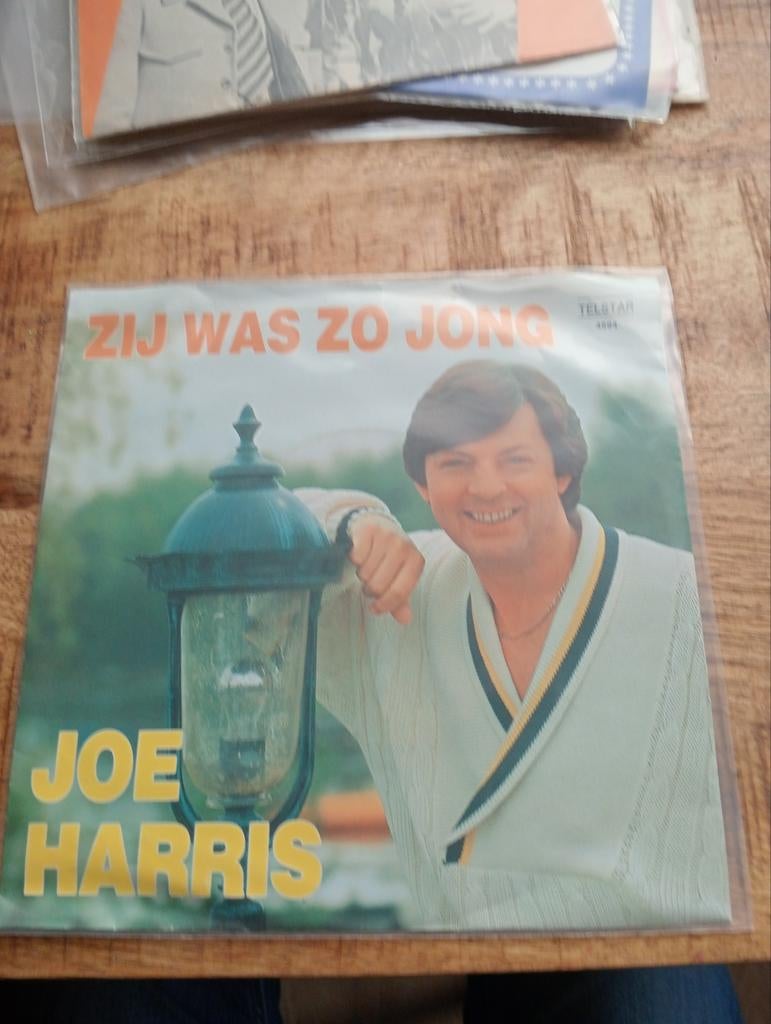 Joe Harris - zij was zo jong, Ophalen of Verzenden, Zo goed als nieuw, Overige formaten, Levenslied of Smartlap