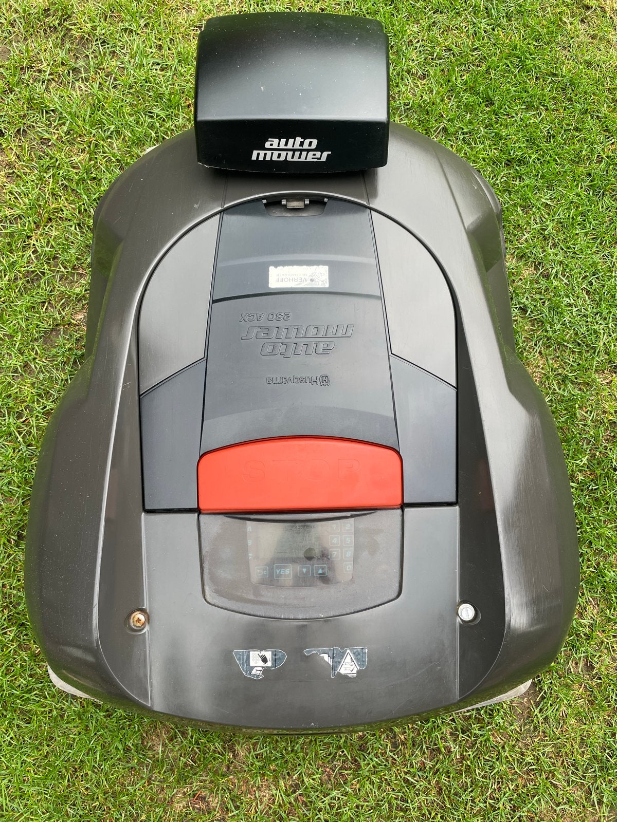 Husqvarna Automower 230ACX Robotmaaier inclusief laadstation, Tuin en Terras, Robotmaaiers, Ophalen, Gebruikt, Meer dan 25 cm