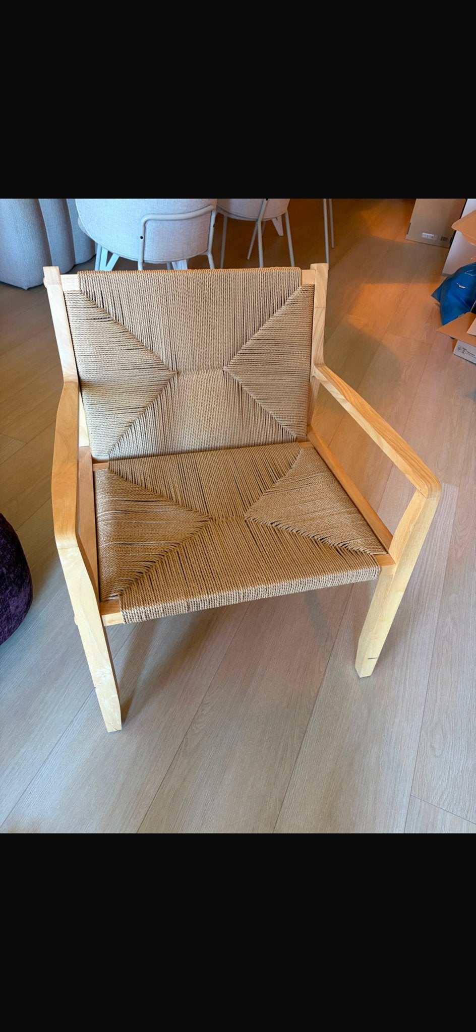 Stijlvolle houten stoel met gevlochten zitting, Huis en Inrichting, Stoelen, Ophalen, Overige kleuren, Zo goed als nieuw, Eén