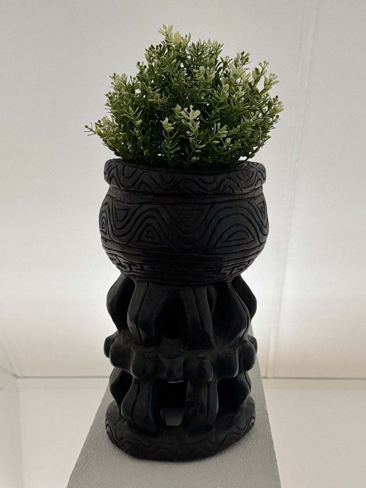 Decoratieve houten plantenstandaard met etnische motieven, Antiek en Kunst, Antiek | Overige Antiek, Ophalen