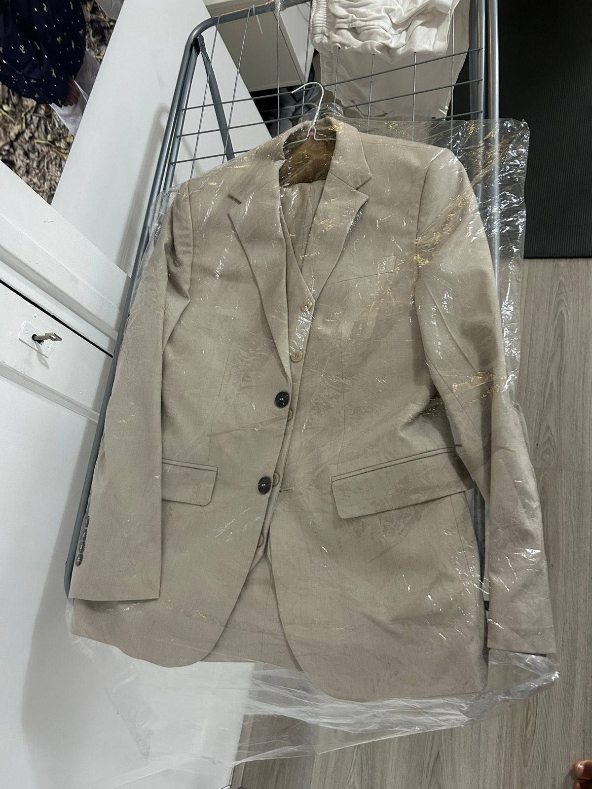 Trouwpak AVBA - Slim Fit - Maat 48 - Beige, Kleding | Heren, Ophalen of Verzenden, Zo goed als nieuw, Overige kleuren, Trouwpak