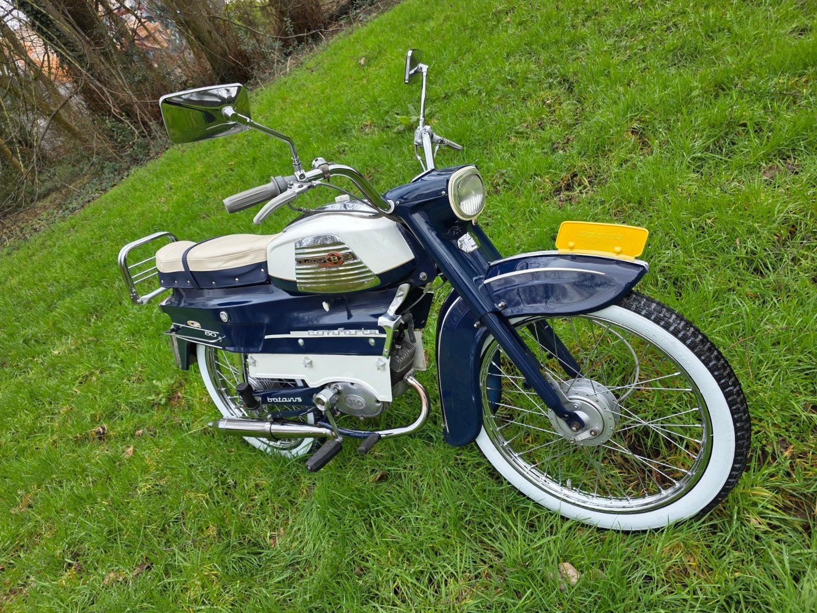 Batavus Conforte G50 Oldtimer Bromfiets  met kenteken, Maximaal 45 km/u, Ophalen of Verzenden, Zo goed als nieuw, 2 versnellingen