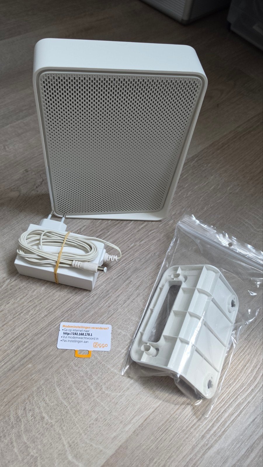 CH7465LG-ZG Ziggo router, Computers en Software, Routers en Modems, Ophalen of Verzenden, Gebruikt, Router met modem, Ziggo