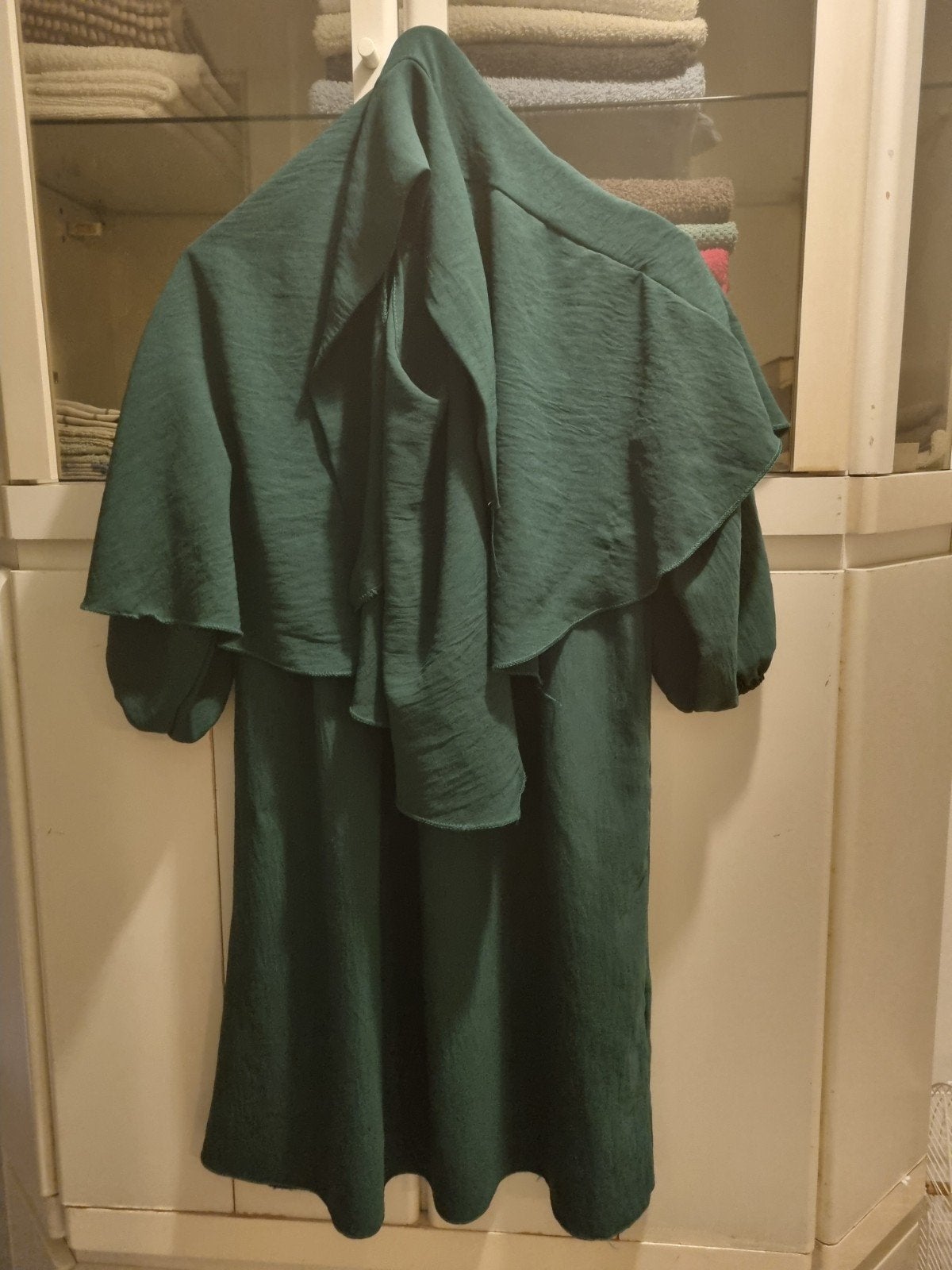meisjes jurk met hoofdoek €5,, Ophalen, Zo goed als nieuw, Maat 34 (XS) of kleiner