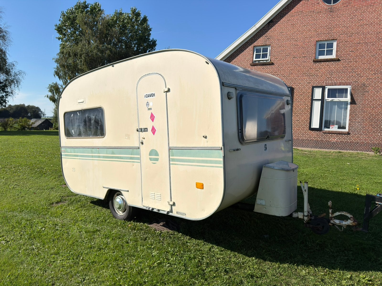 Knaus festival caravan, Caravans en Kamperen, Koelkast, Bedrijf, Treinzit, 500 - 750 kg
