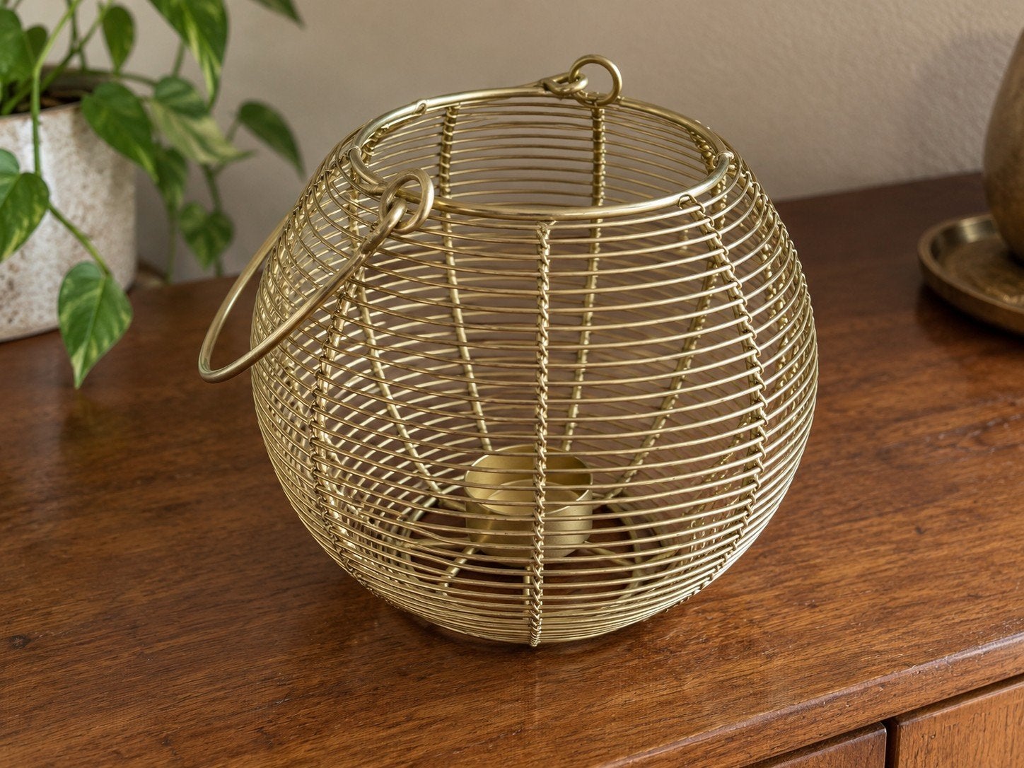 Gouden draadmand windlicht/lantaarn, Huis en Inrichting, Lantaarn, Verzenden, Zo goed als nieuw, Metaal
