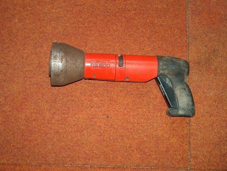 schiethamer     HILTI DX600, Ophalen