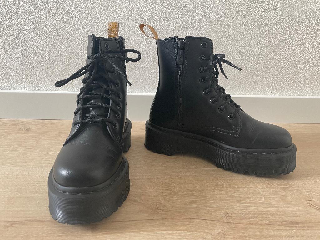 Dr. Martens Jadon II Mono Vegan Platformlaarzen zwart 38, Zwart, Lage of Enkellaarzen, Ophalen of Verzenden, Dr. Martens