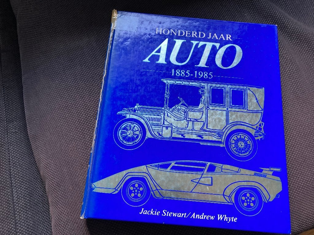 Jackie Stewart / Andrew Whyte - Honderd jaar auto, Ophalen of Verzenden, Gelezen, Algemeen
