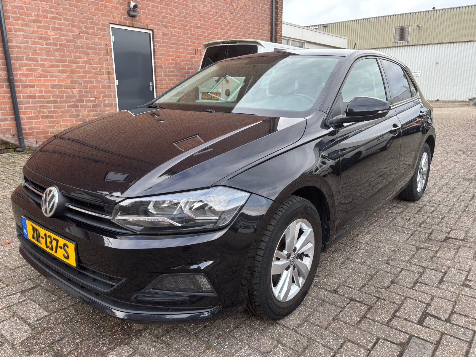 Volkswagen Polo 1.0 TSI 95pk 2018 Zwart, Auto's, Voorwielaandrijving, Stof, 40 €/maand, Handgeschakeld