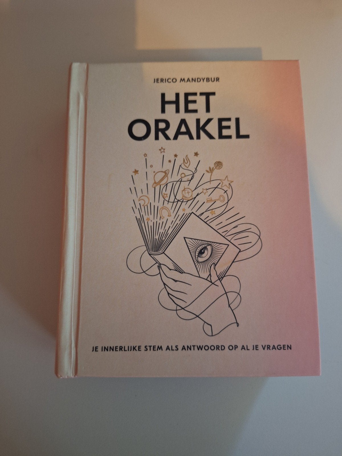 Jerico Mandybur - Het Orakel, Ophalen of Verzenden, Zo goed als nieuw, Jerico Mandybur
