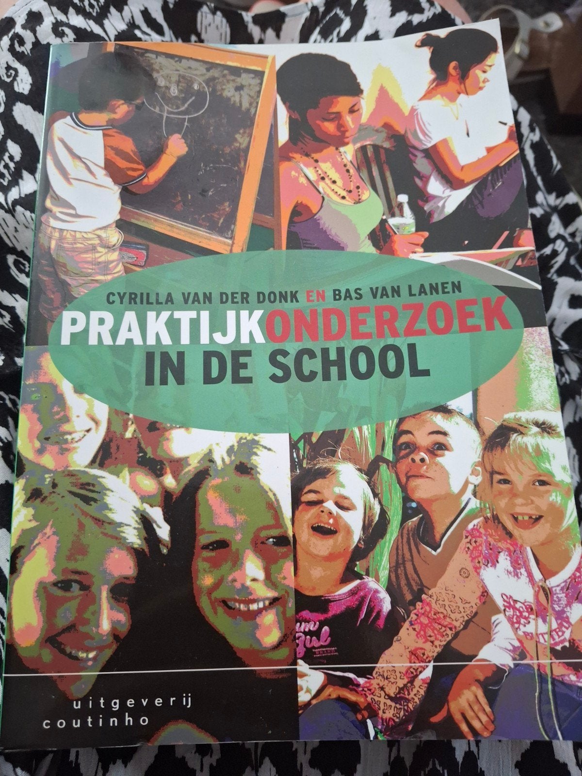 Praktijkonderzoek in de school - Pabo boek, Boeken, Studieboeken en Cursussen, Cyrilla van der Donk en Bas van Lanen, Zo goed als nieuw