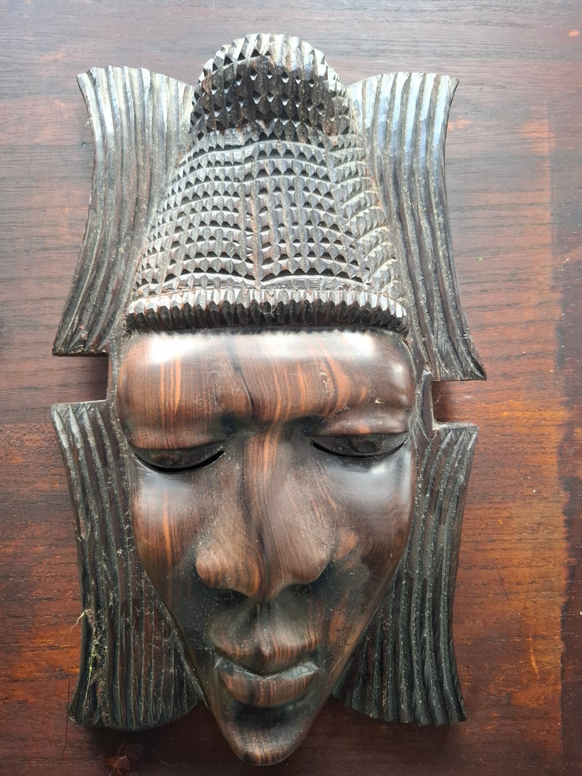 Twee handgesneden Afrikaanse maskers van hout, Antiek en Kunst, Hout, Gesneden, Bruin, Afrika