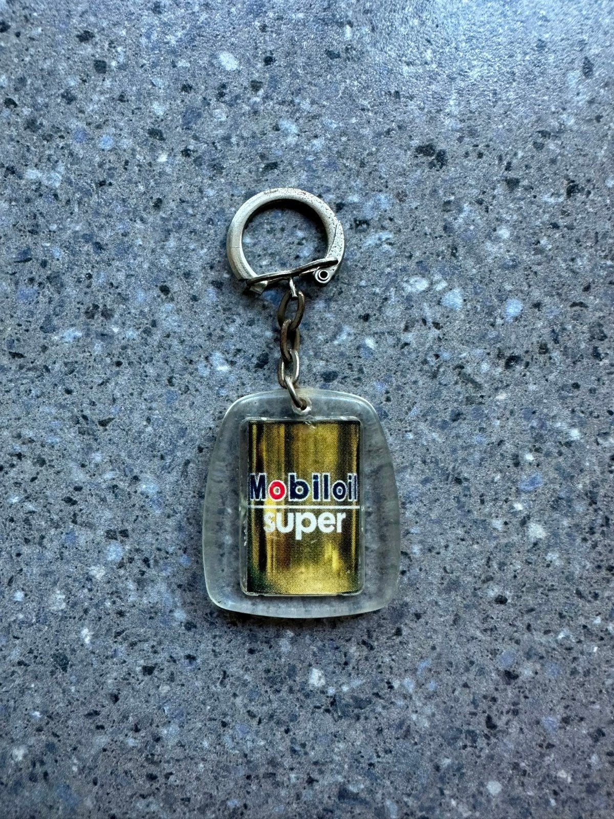 Mobil Oil Super sleutelhanger, Ophalen of Verzenden, Gebruikt, Merk