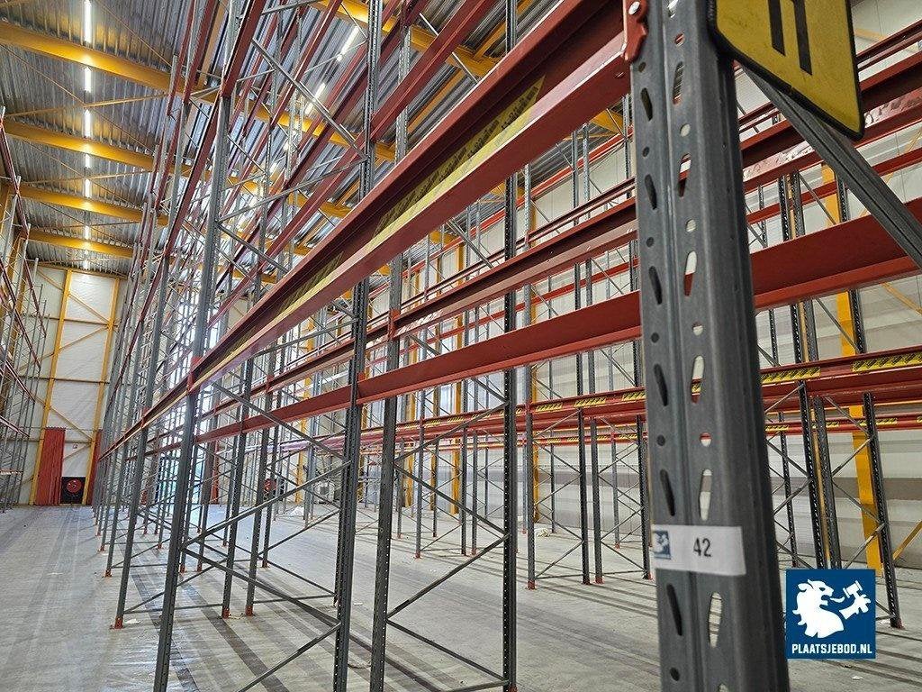 Magazijnstelling steling palletstelling, Ophalen