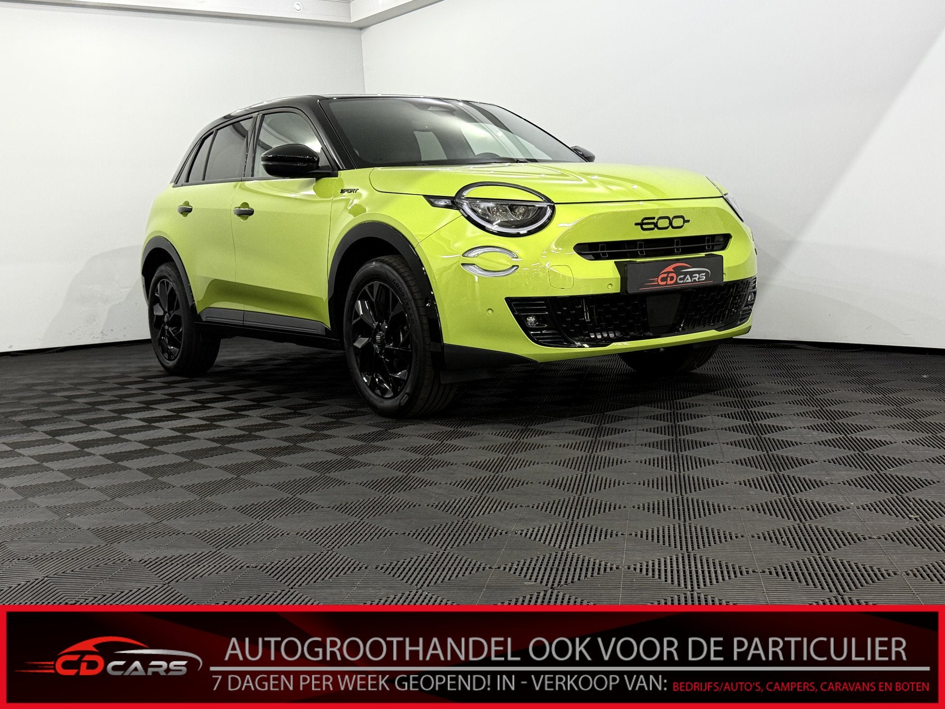 Fiat 600 1.2 Hybrid Sport 145PK Camera, Apple carplay, Rijst, Gebruikt, 1199 cc, Leder en Stof, Bedrijf