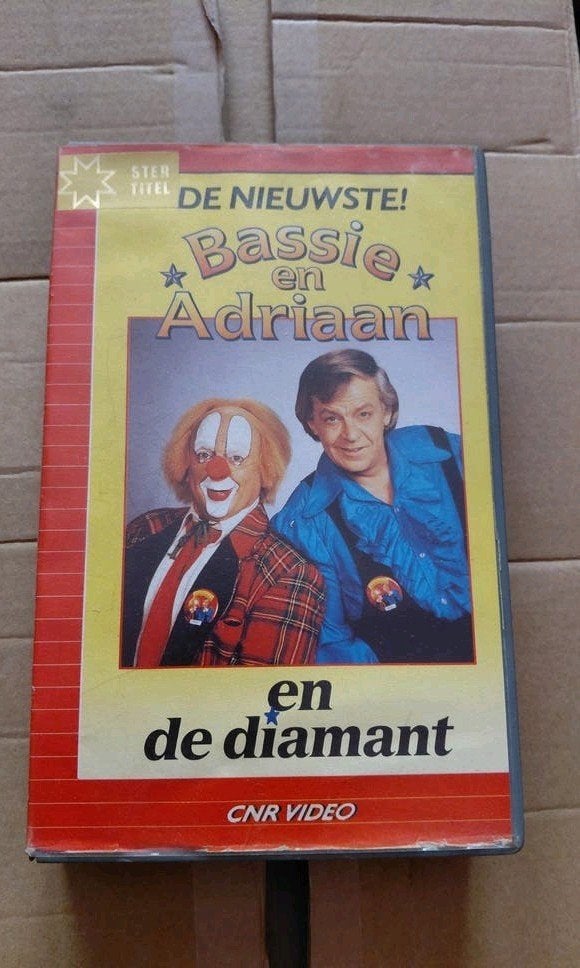 Zeldzame Bassie & Adriaan en de Diamant VHS | 1e Versie CNR, Cd's en Dvd's, Ophalen of Verzenden, Gebruikt, Serie, VHS