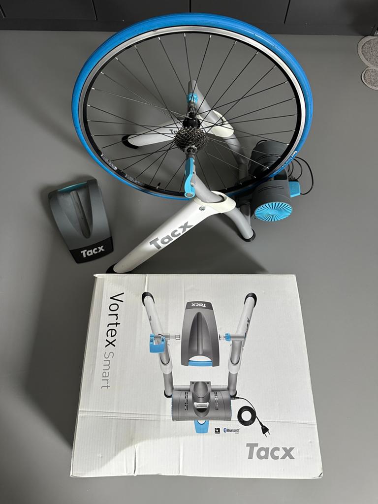 Tacx Vortex Smart fietstrainer met wiel en cassette, Sport en Fitness, Wielrennen, Ophalen, Zo goed als nieuw