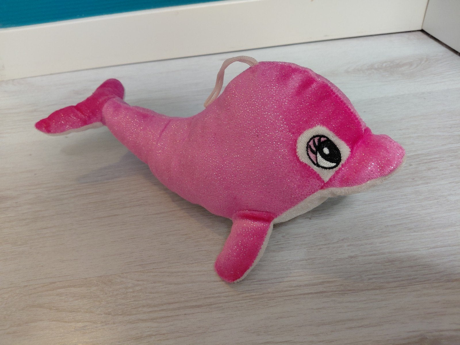 Schattige roze dolfijn knuffel - Zo goed als nieuw, Ophalen, Overige typen, Zo goed als nieuw, Middelgroot (20 tot 80 cm)