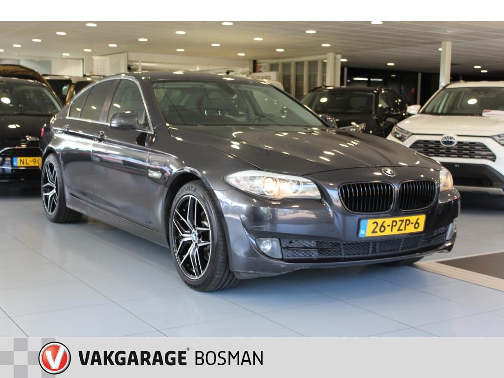 BMW 5 Serie 523i Executive/CRUISE CONTROL/NAVIGATIE/PDC, Euro 5, Gebruikt, Zwart, 2000 kg