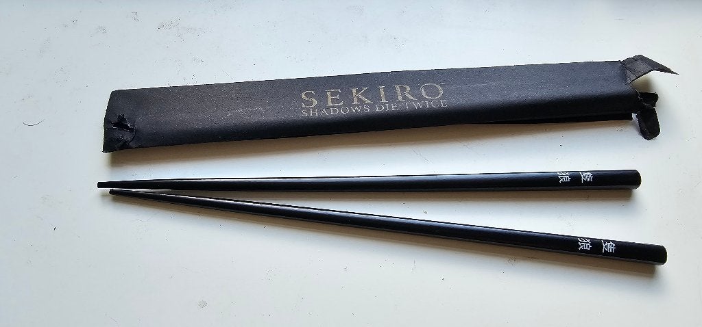 Sekiro Shadows Die Twice Chopsticks, Spelcomputers en Games, Games | Sony PlayStation 4, Zo goed als nieuw, Avontuur en Actie