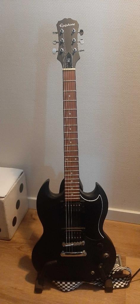 Epiphone SG, stand+tas, Matzwart GRATIS 3 picks uitzoeken, Muziek en Instrumenten, Ophalen, Zo goed als nieuw, Solid body, Epiphone