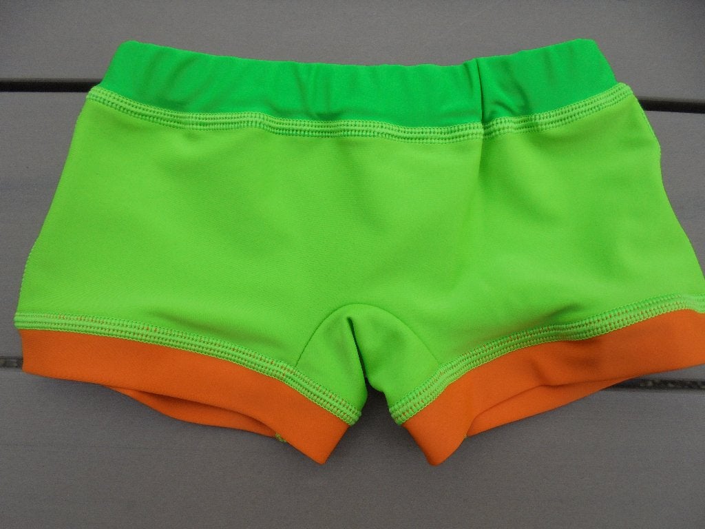 K17 Nieuw Zwembroekje, Kinderen en Baby's, Babykleding | Baby-zwemkleding, Nieuw, Overige maten, Ophalen of Verzenden, Zwembroek