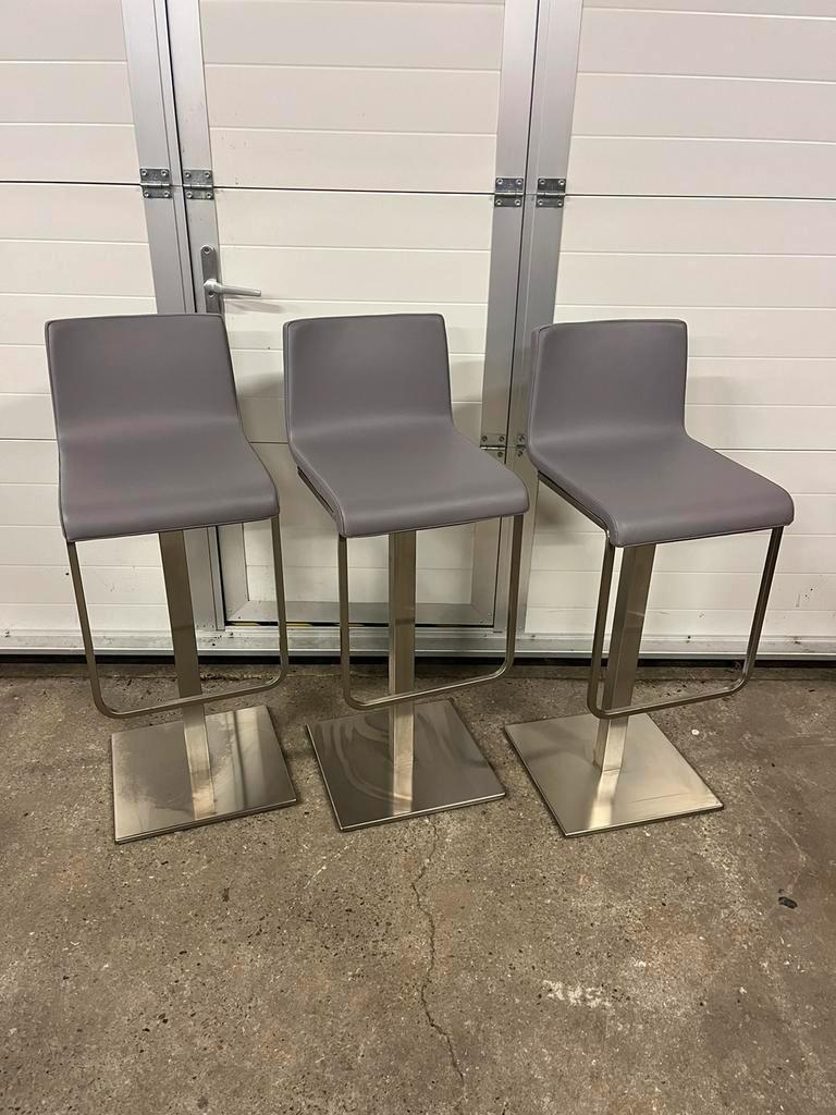 3 stuks Luxe horeca restaurant barkrukken Pedrali draaibaar, Ophalen, Draaibaar, 5 krukken of meer, 60 tot 90 cm