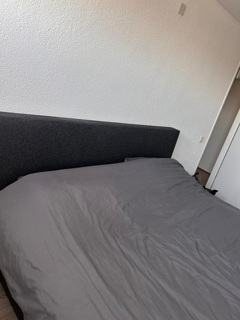 Grijze boxspring 180x210., Gebruikt, 210 cm, Tweepersoons, Ophalen of Verzenden