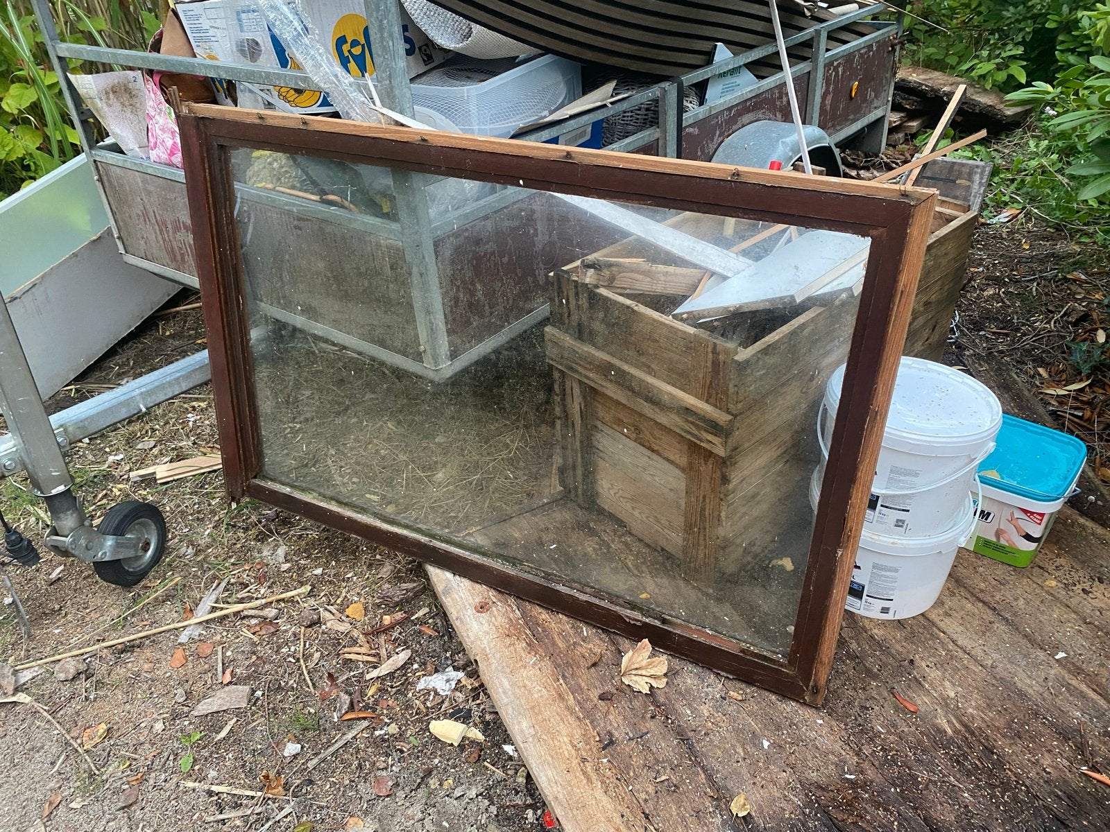 Houten raamkozijn met glas - 139 x 87,5 cm, Gevelraam of Ruit, Gebruikt, 80 tot 120 cm, Ophalen of Verzenden