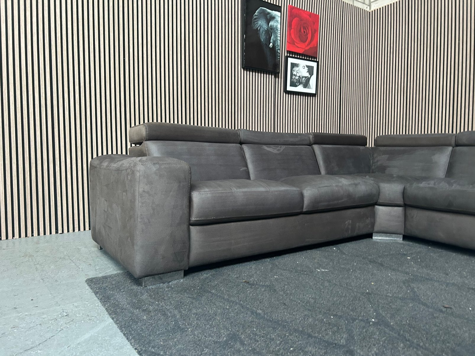 GRATIS LEVERING BRUINE MICROLEDER HOEKBANK 288x235 GEREINIGD, 250 tot 300 cm, Hoekbank, Ophalen of Verzenden, Zo goed als nieuw