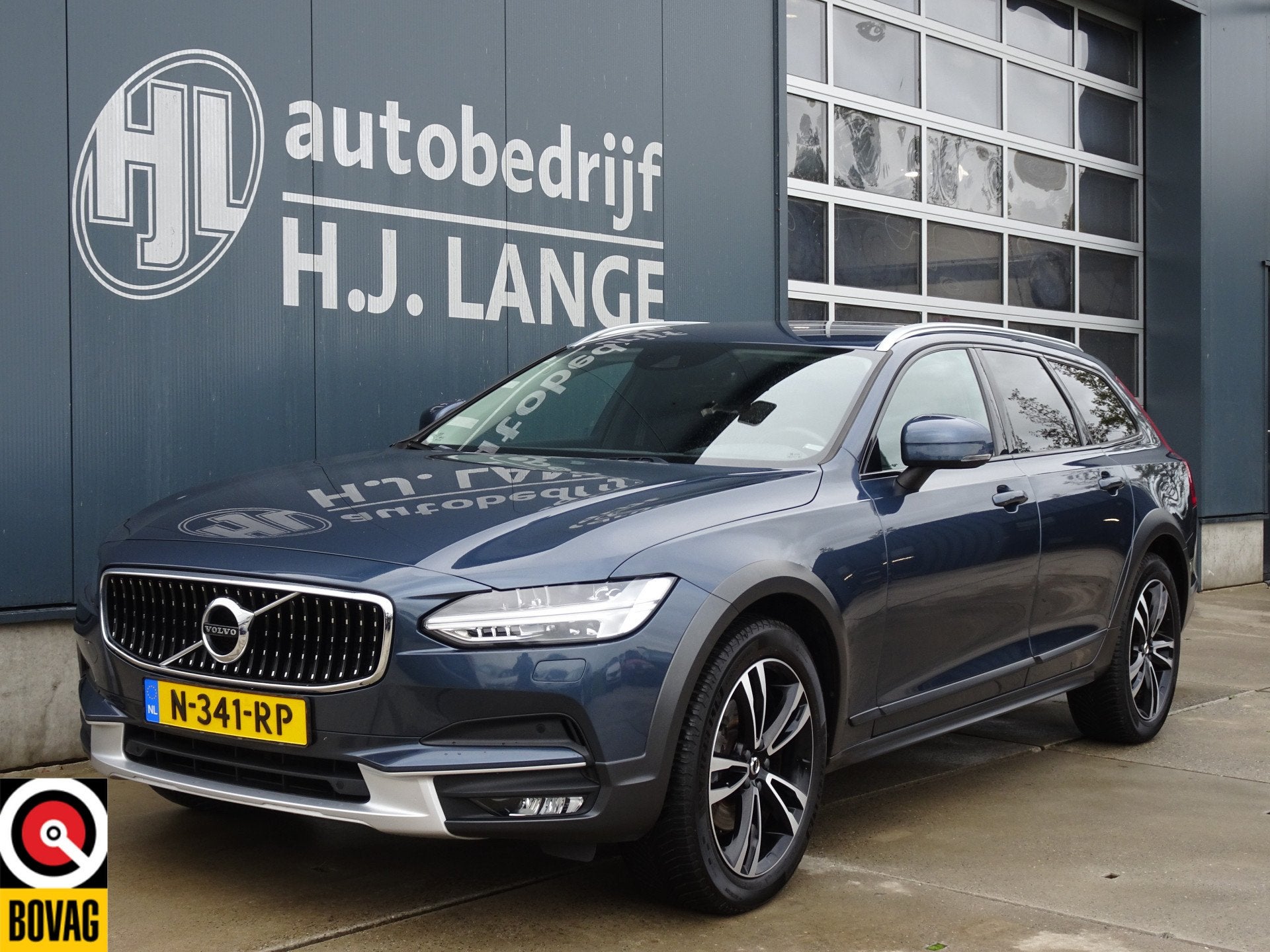 Volvo V90 Cross Country 2.0 D4 AWD Pro (bj 2019, automaat), Auto's, Automaat, 12 maanden, Blauw, Leder